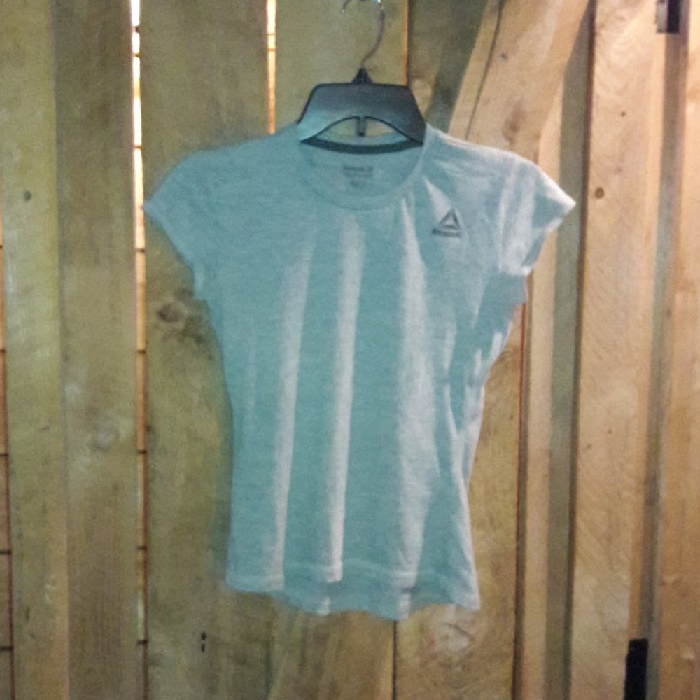 Girls Reebok tee shirt